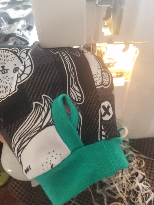 Thumb hole Hack by Homesewn Couture
