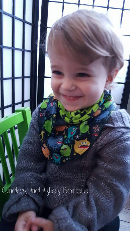 Dribble Lips Bandana Bib SEWING PDF Pattern