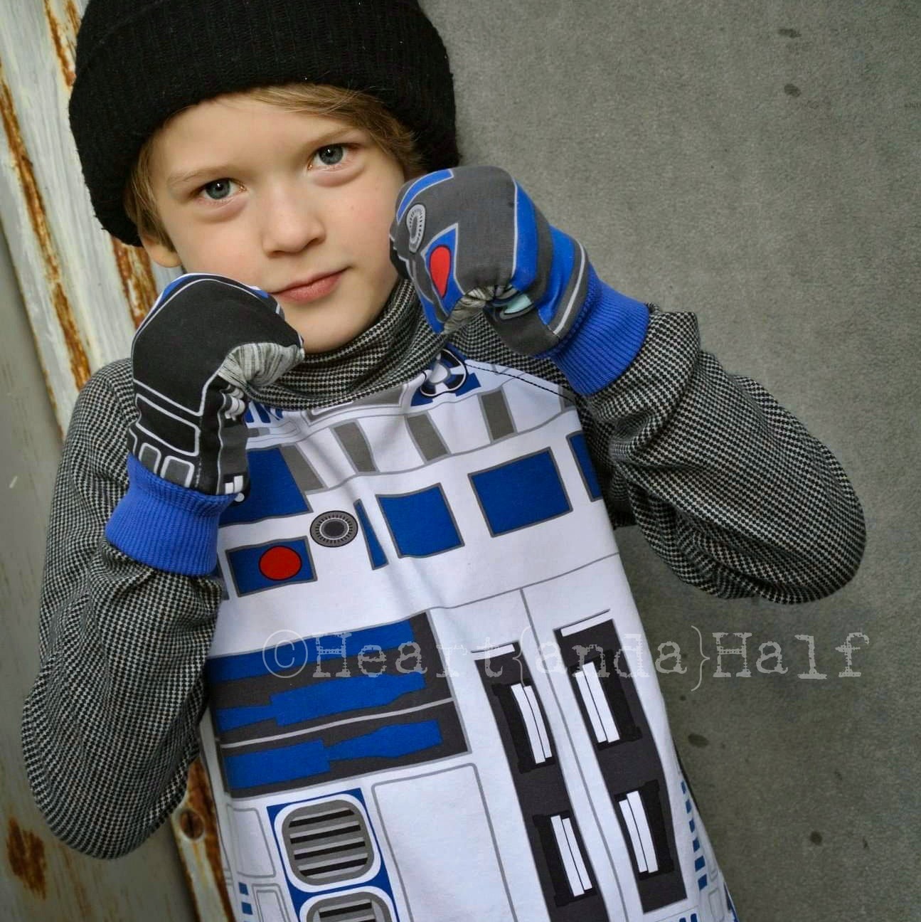 Merry Mittens Sewing Pattern PDF (Sweater Mittens or Fleece Mittens) **Projector/A0 Friendly**
