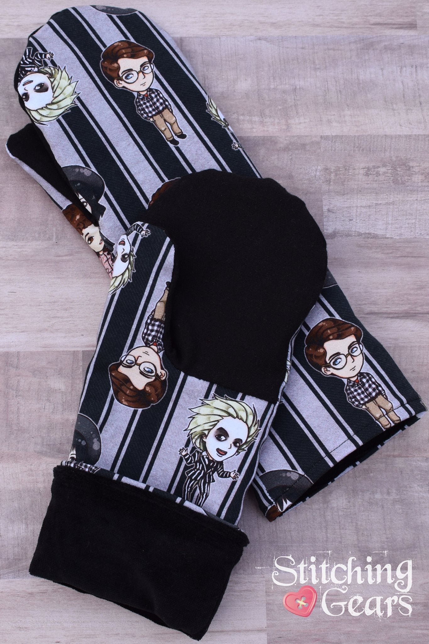 Merry Mittens Sewing Pattern PDF (Sweater Mittens or Fleece Mittens) **Projector/A0 Friendly**